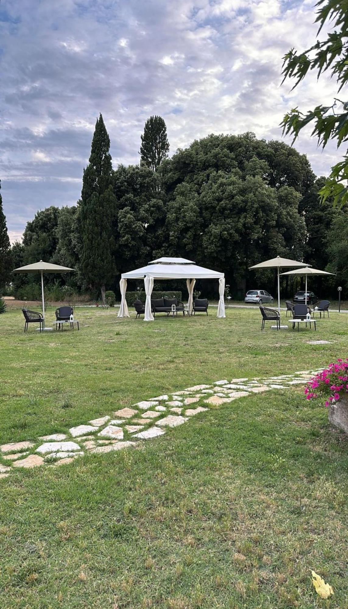 La Vecchia Cantina Guzzardi Lari Kültér fotó