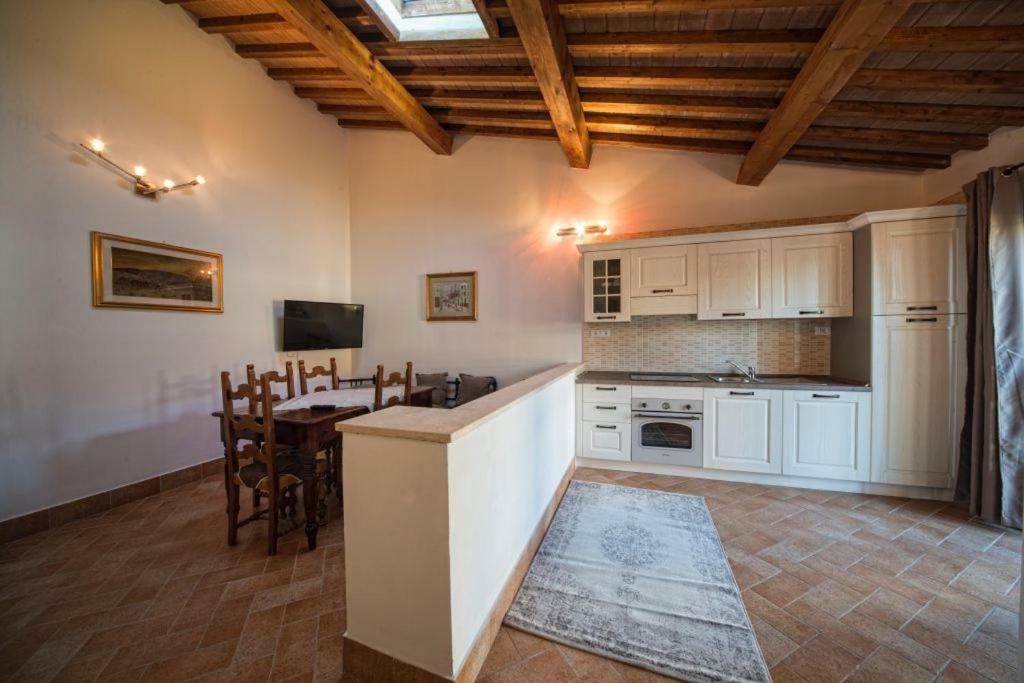 La Vecchia Cantina Guzzardi Lari Kültér fotó